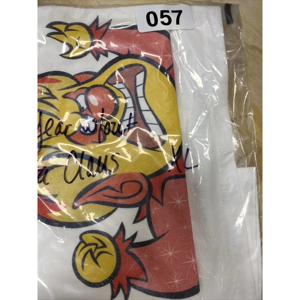The Year Without Santa Claus Angry Elf Graphic  White Tshirt Size XL Skater Goth
